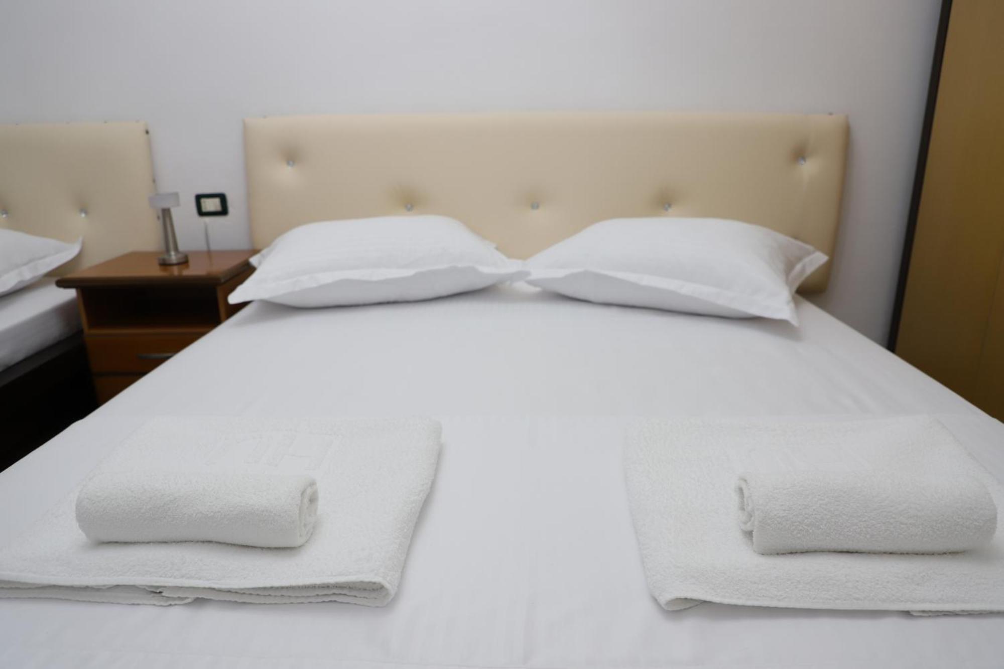 Tb One Bedroom Apartment เบราท ภายนอก รูปภาพ